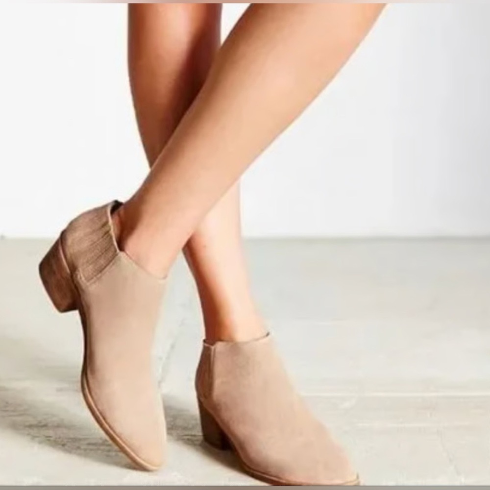Dolce Vita Tan Suede Ankle Boots